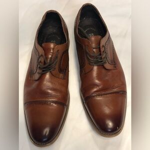Stacy Adams 9.5 lace up dress shoe , rich brown color, classic style